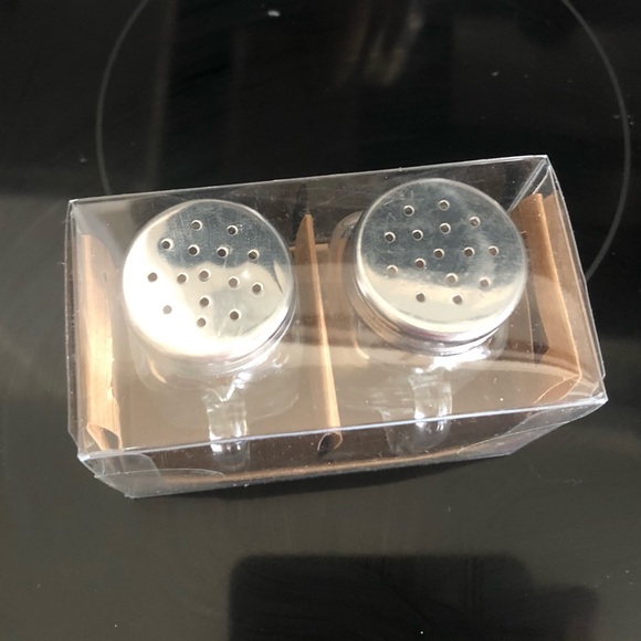 NIB Mason Jar Salt & Pepper Shaker - Picture 2 of 2